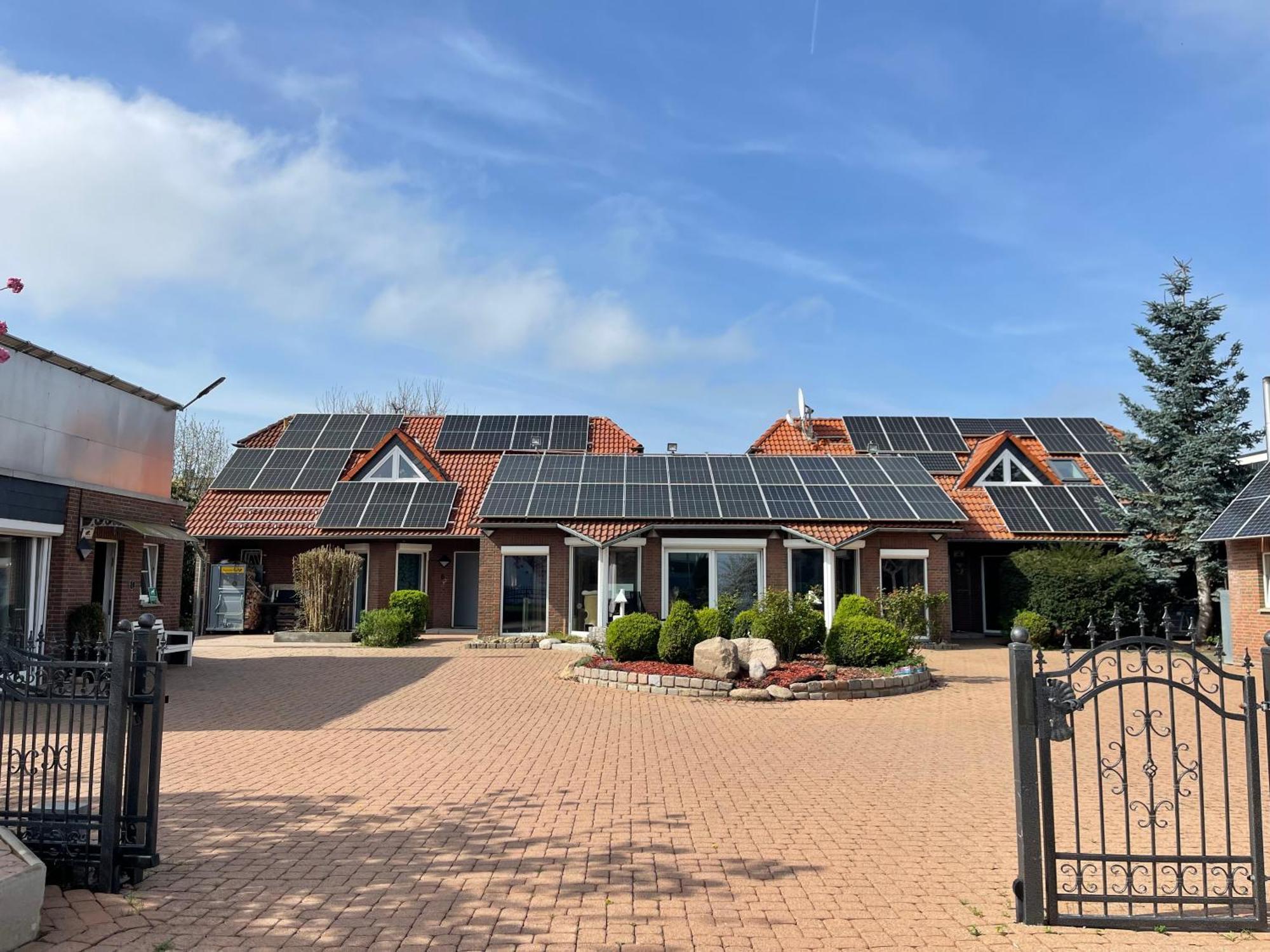 Modern House Gehrden Auf 2 Etagen, Nice Garten, Barbecue, Contactless Check-In, Free Parking エクステリア 写真