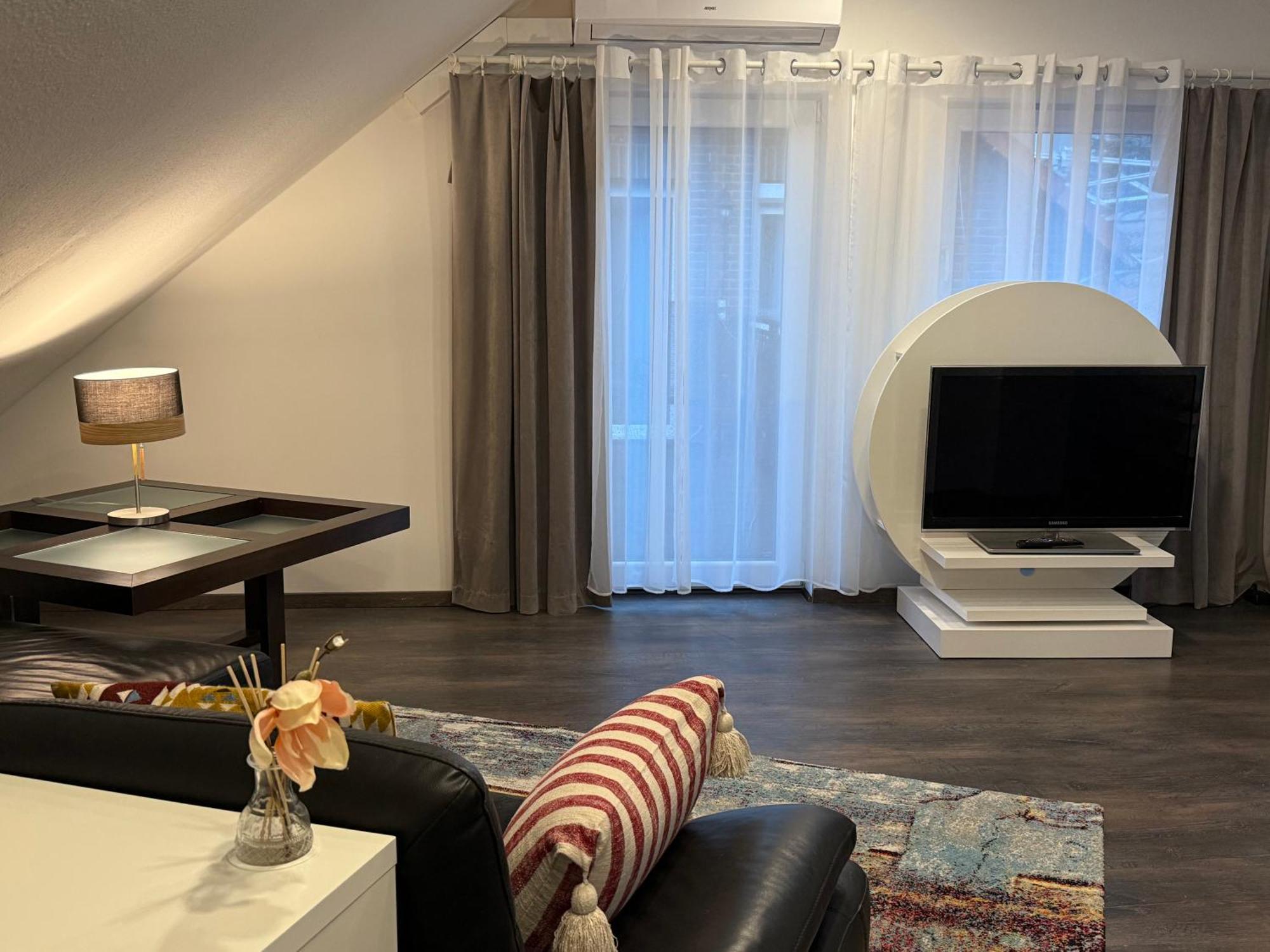 Modern House Gehrden Auf 2 Etagen, Nice Garten, Barbecue, Contactless Check-In, Free Parking エクステリア 写真